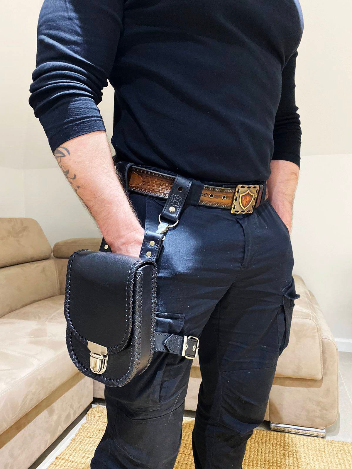 Utility Leg belt utility bag, thigh holster leather, hip bag, Leather –  AdrianFodeaLeather