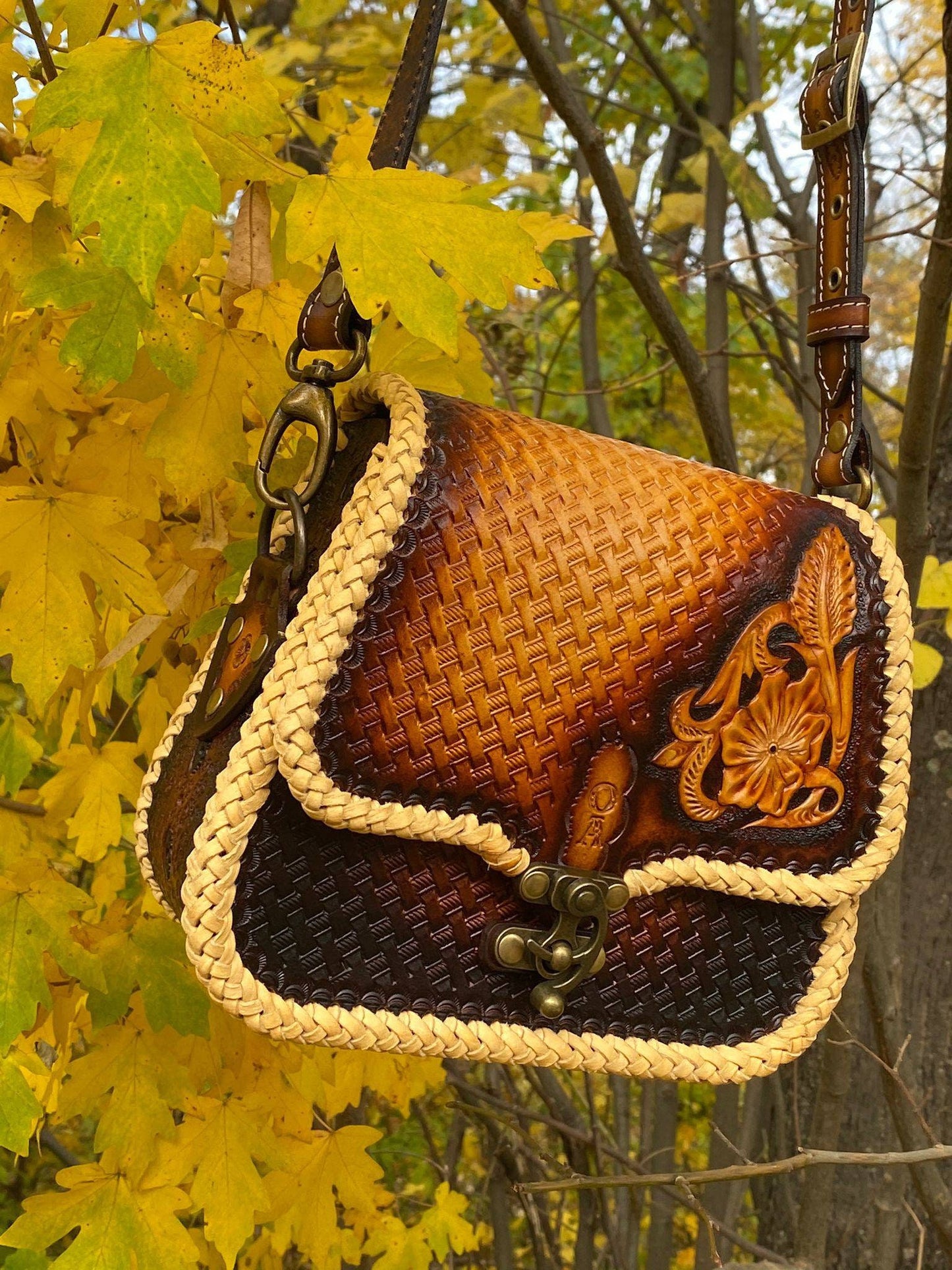 leather handbag,handmade shoulder bag,genuine handmade lather personalized logo,tooled leather bag,mexican braid