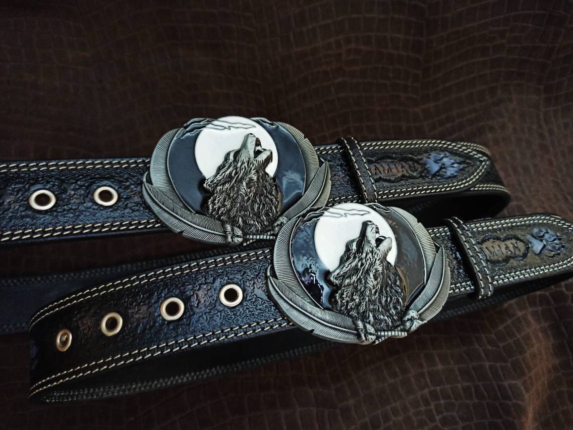 Custom Leather belt, personalised belt, gift for men, hunter gift, tooled belt, customized belt, personalised gift, wolf belt, wolves belt.